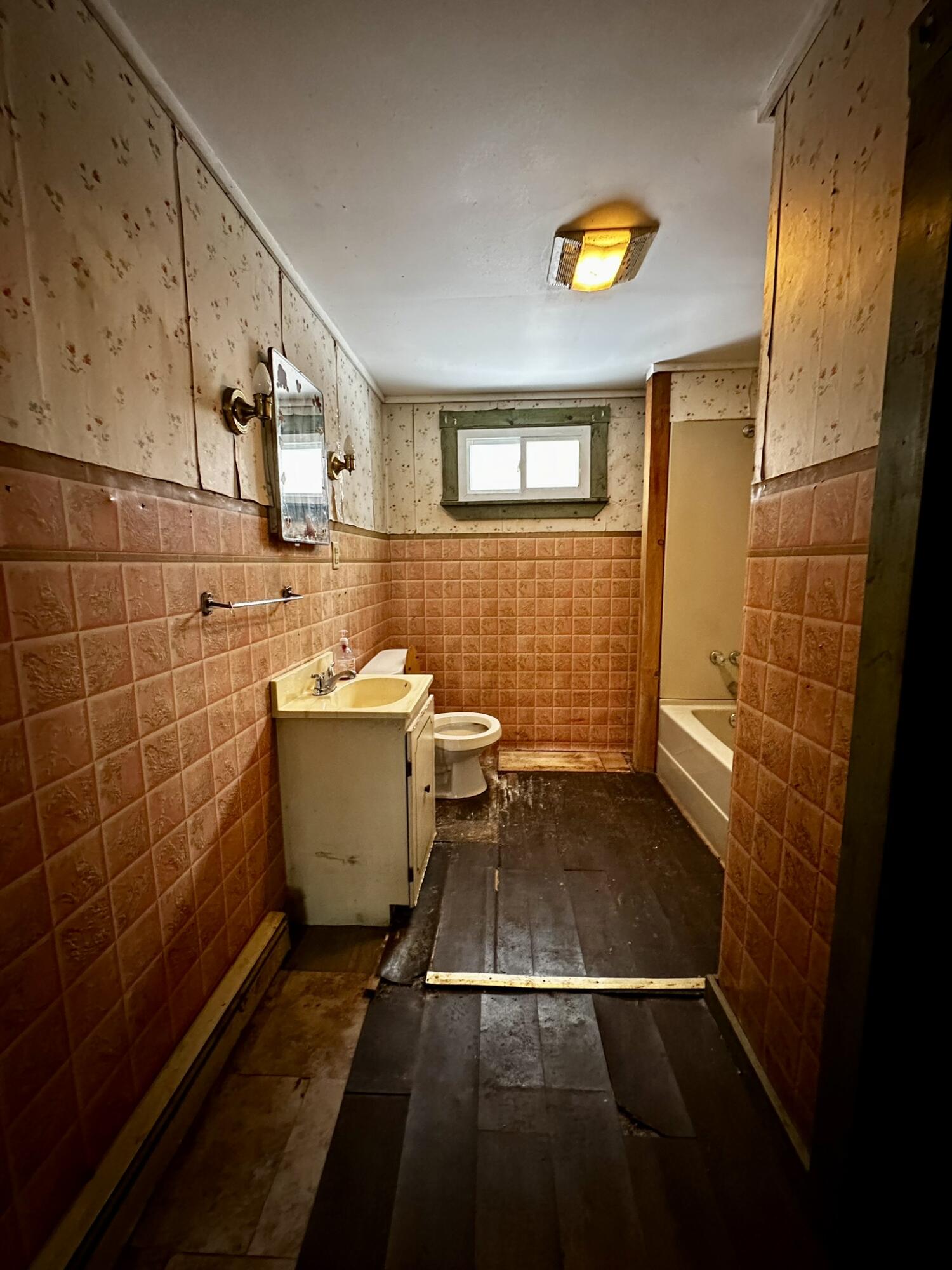 89 Sebago Road Naples, ME 04055 - Photo 13 of 17 Full Bath