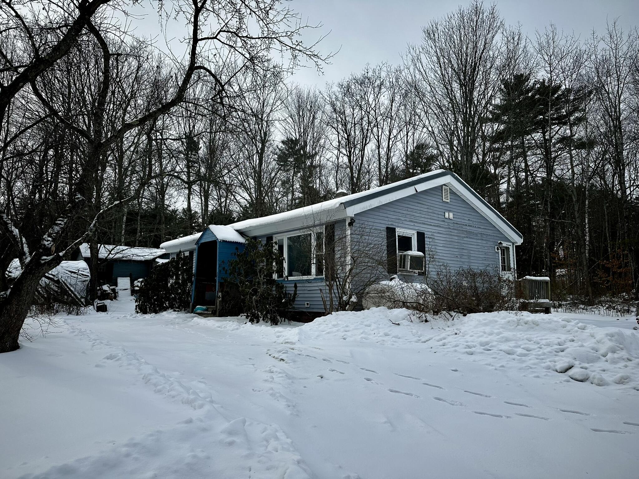 89 Sebago Road Naples, ME 04055 - Photo 2 of 17 IMG_5202