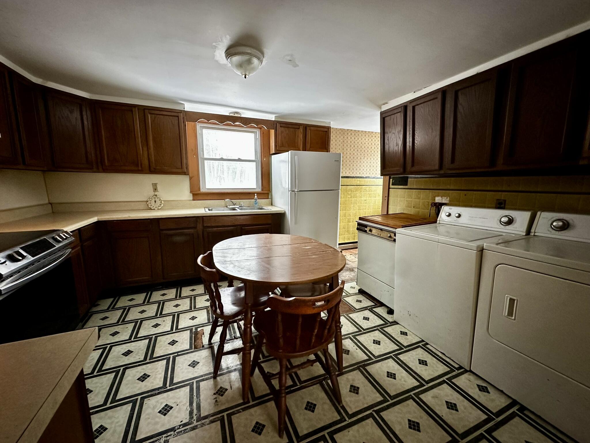 89 Sebago Road Naples, ME 04055 - Photo 7 of 17 Kitchen