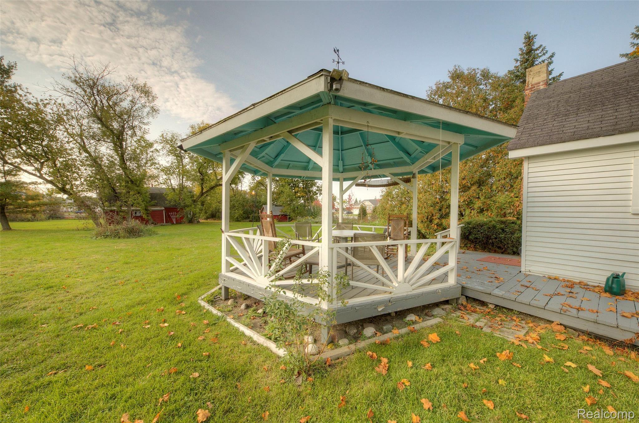 50025 Geddes Road Canton, MI 48188 - Photo 36 of 48 36 Gazebo.jpg