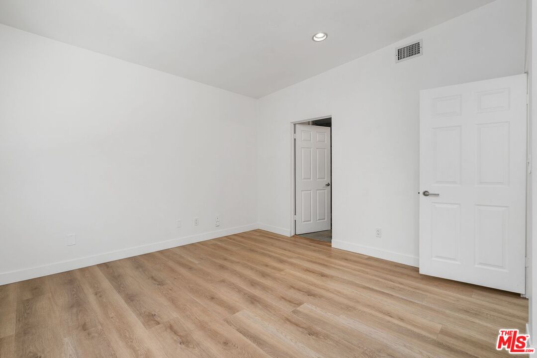3023 Berkeley Avenue, Unit 8 Los Angeles, CA 90026 - Photo 26 of 38
