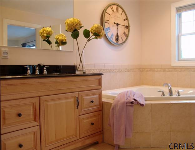 53 Gipp Road Albany, NY 12203 - Photo 9 of 15 Photo 9