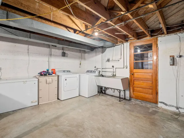 $275,000 | 1025 Fisher Avenue, Salem, VA 24153