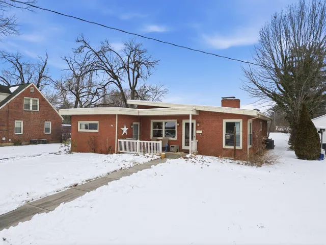 $275,000 | 1025 Fisher Avenue, Salem, VA 24153