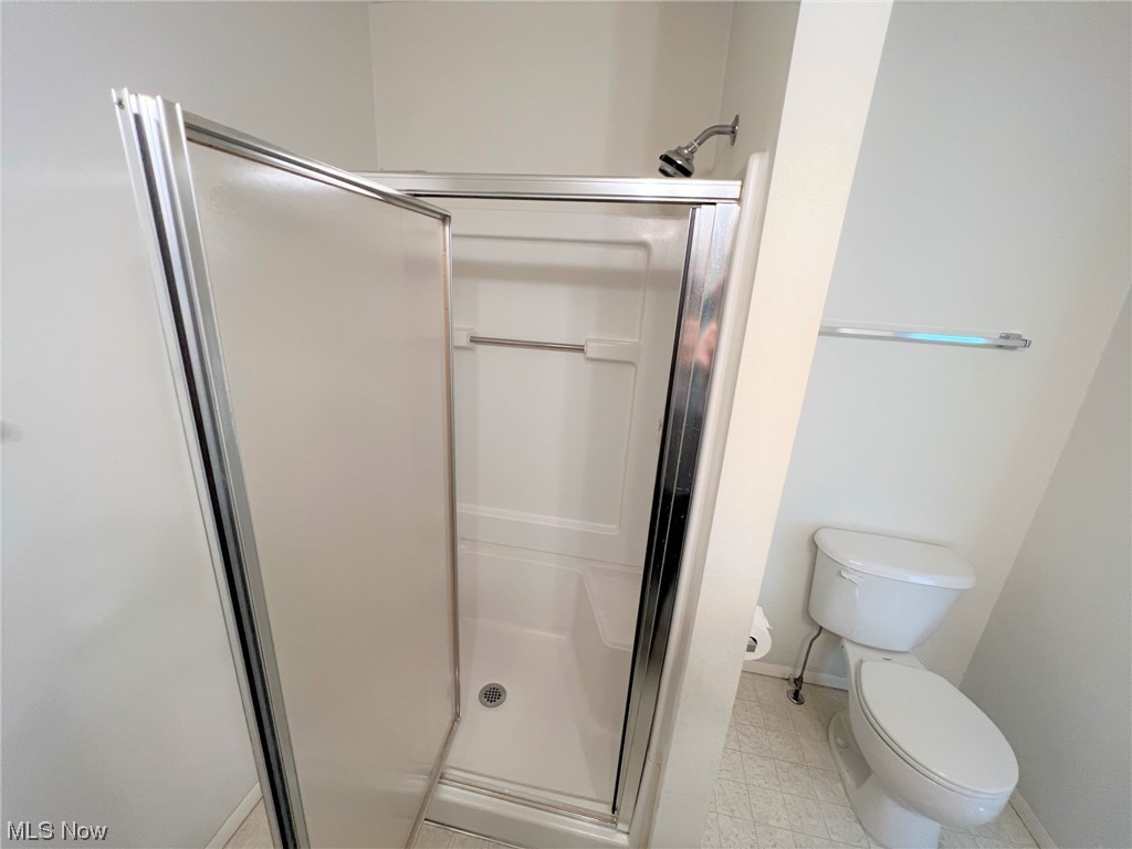 1096 Hampton Ridge Drive Akron, OH 44313 - Photo 19 of 32 master bathroom shower