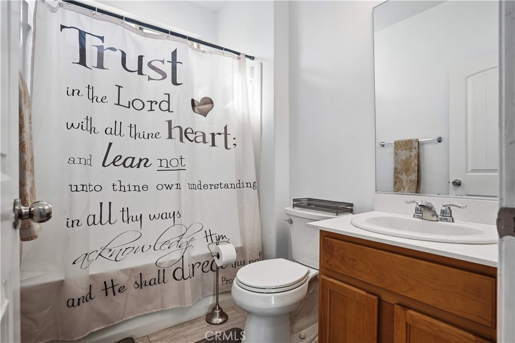 1120 Regala Street Perris, CA 92571 - Photo 30 of 70 Downstairs bathroom with tub/shower