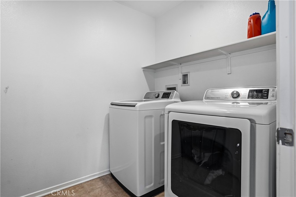 1120 Regala Street Perris, CA 92571 - Photo 54 of 70 Laundry room