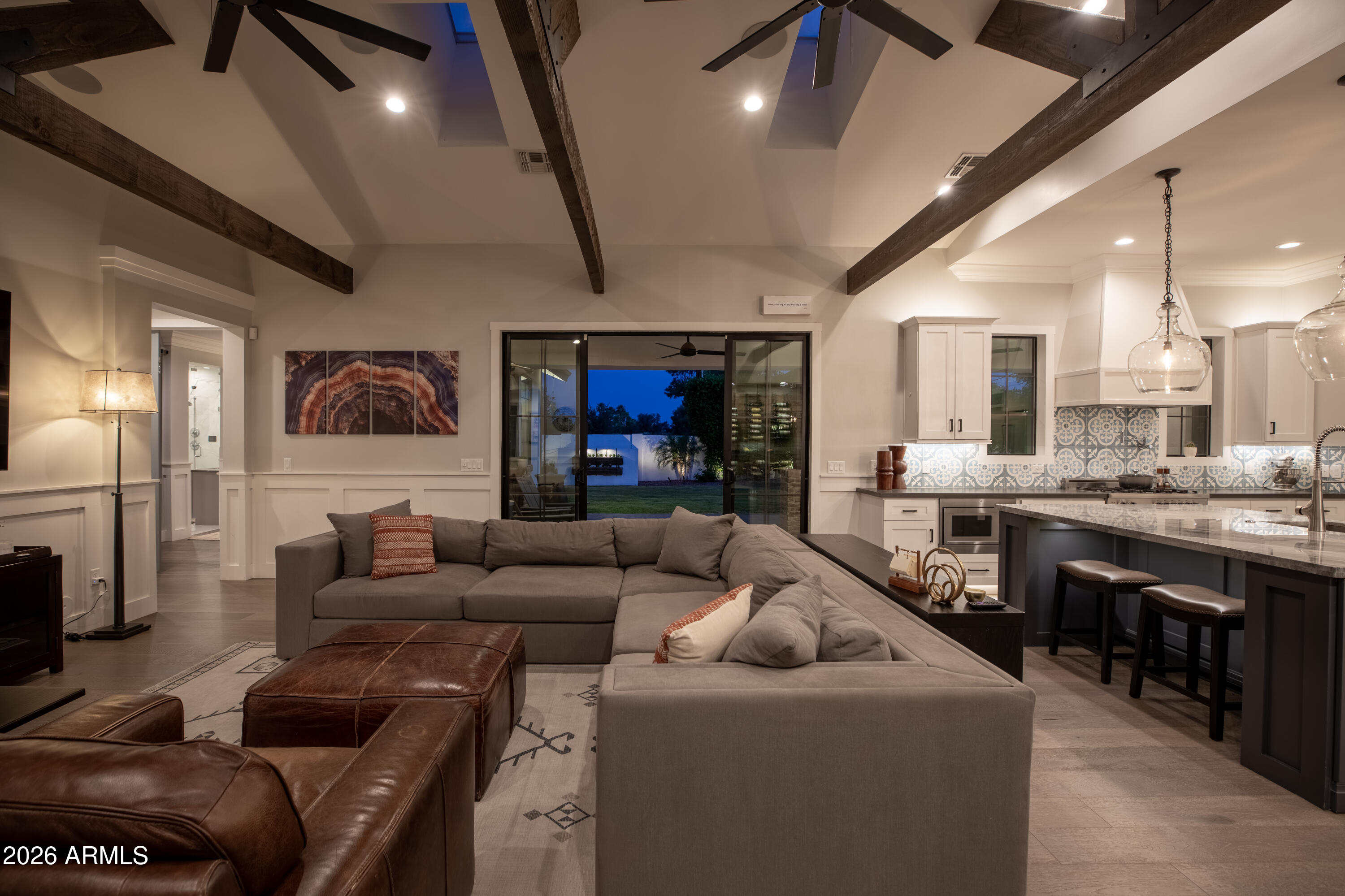 5401 East Cheery Lynn Road Phoenix, AZ 85018 - Photo 27 of 37 Twilight interior