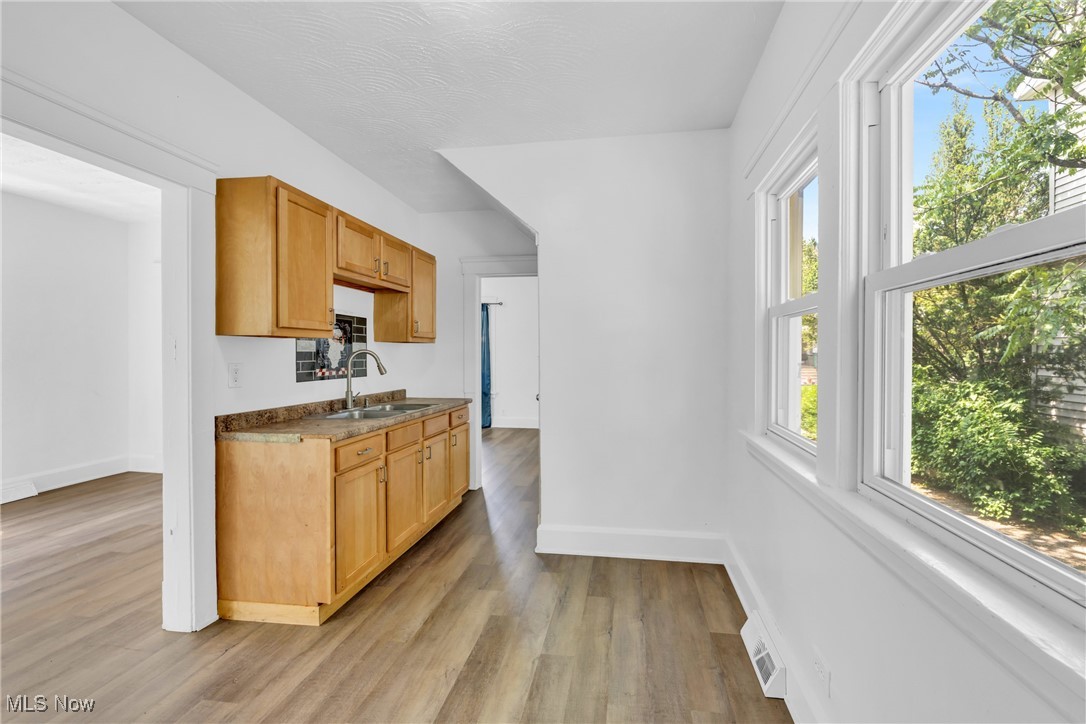 801 Rudyard Road Cleveland, OH 44110 - Photo 11 of 26