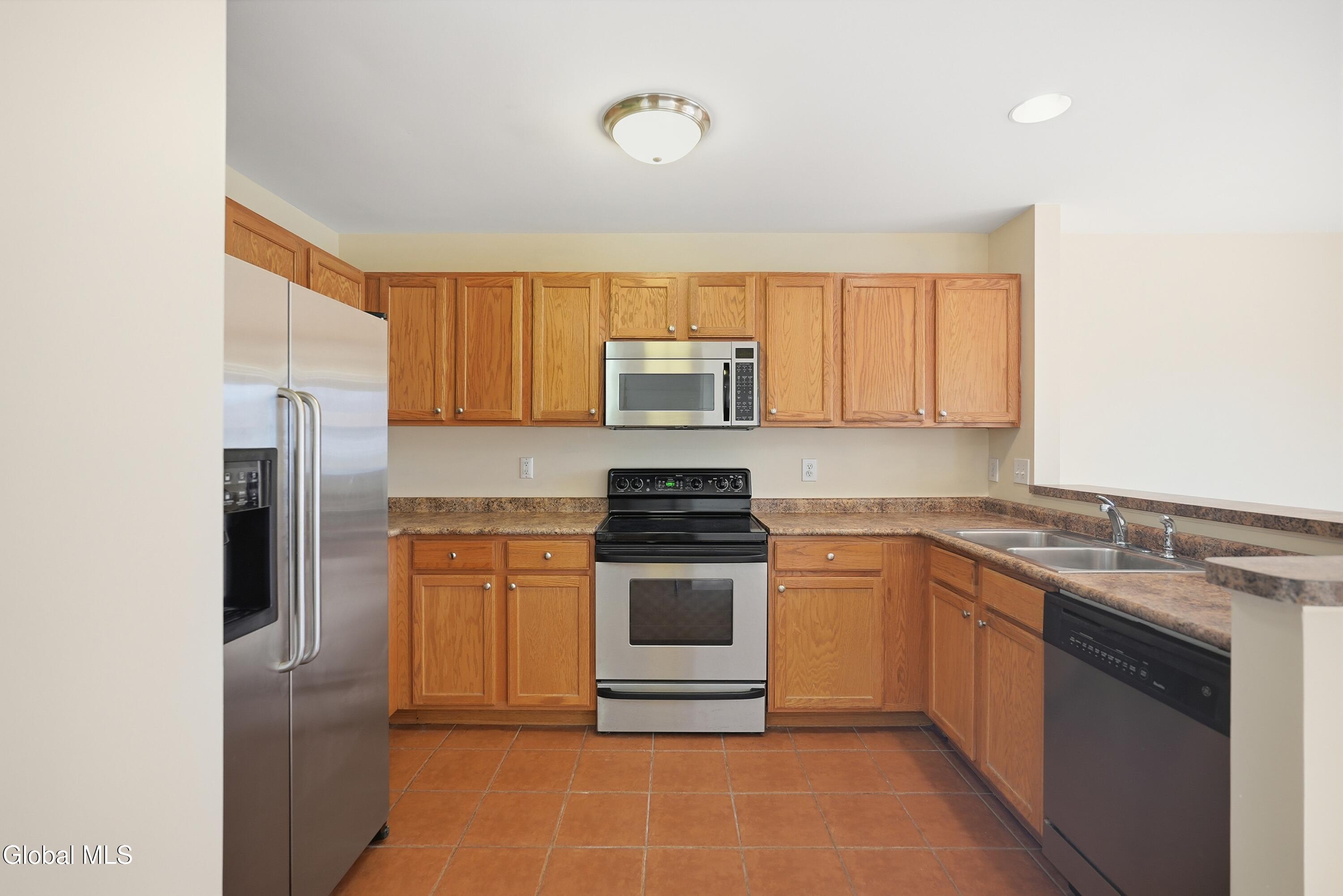 1022 Sterling Ridge Drive Rensselaer, NY 12144 - Photo 9 of 33 10