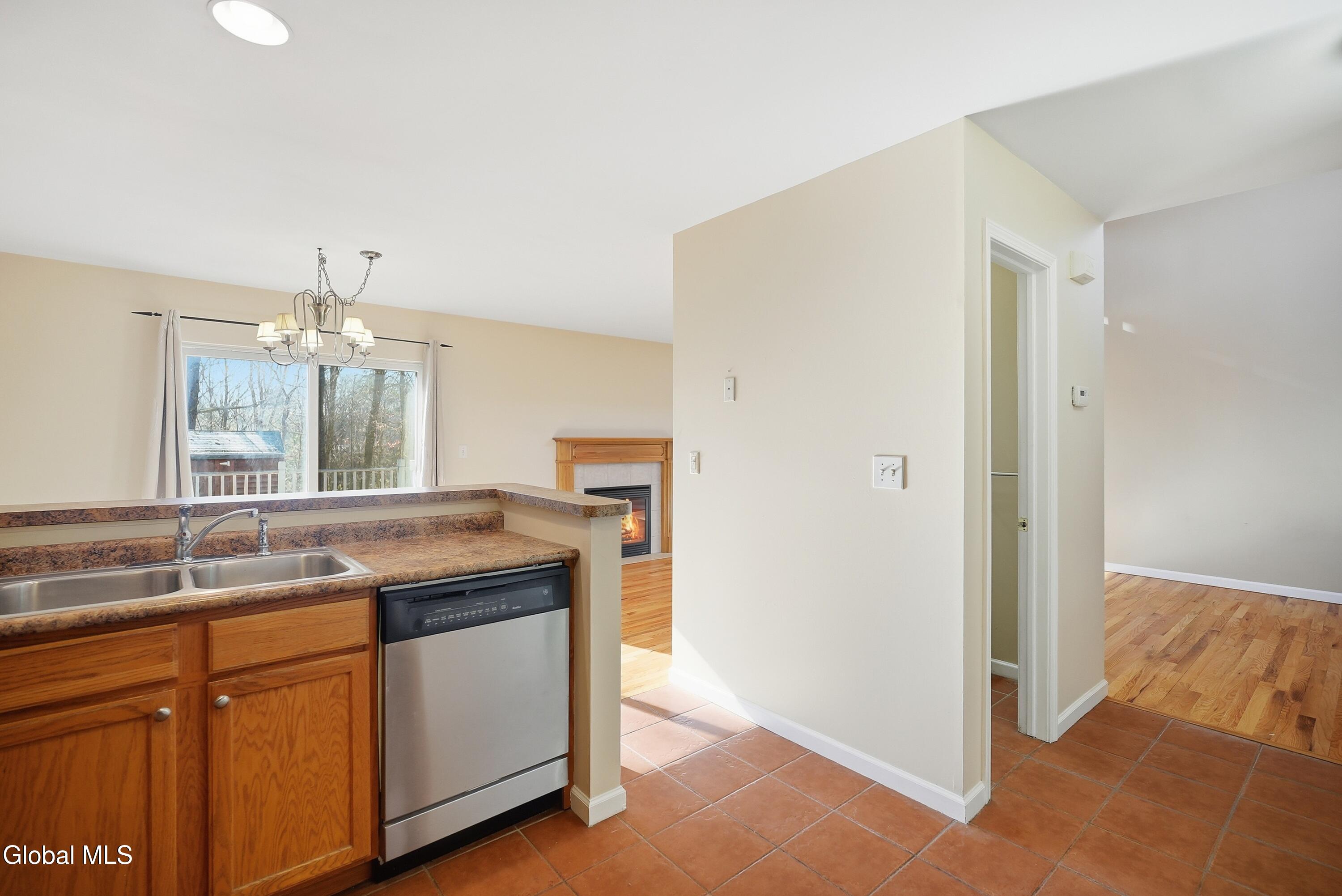 1022 Sterling Ridge Drive Rensselaer, NY 12144 - Photo 10 of 33 11