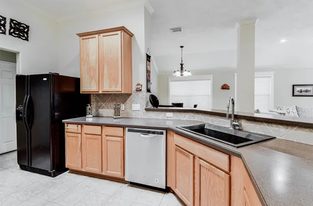 $2,400 | 2607 Easton Springs Court, Pearland, TX 77584