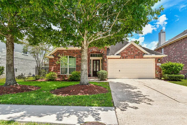 $2,400 | 2607 Easton Springs Court, Pearland, TX 77584