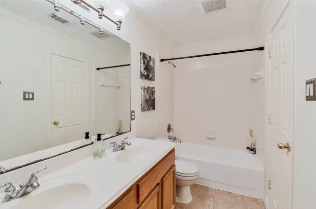 $2,400 | 2607 Easton Springs Court, Pearland, TX 77584