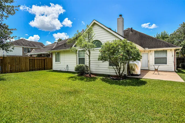 $2,400 | 2607 Easton Springs Court, Pearland, TX 77584