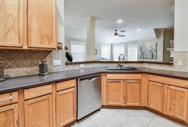 $2,400 | 2607 Easton Springs Court, Pearland, TX 77584