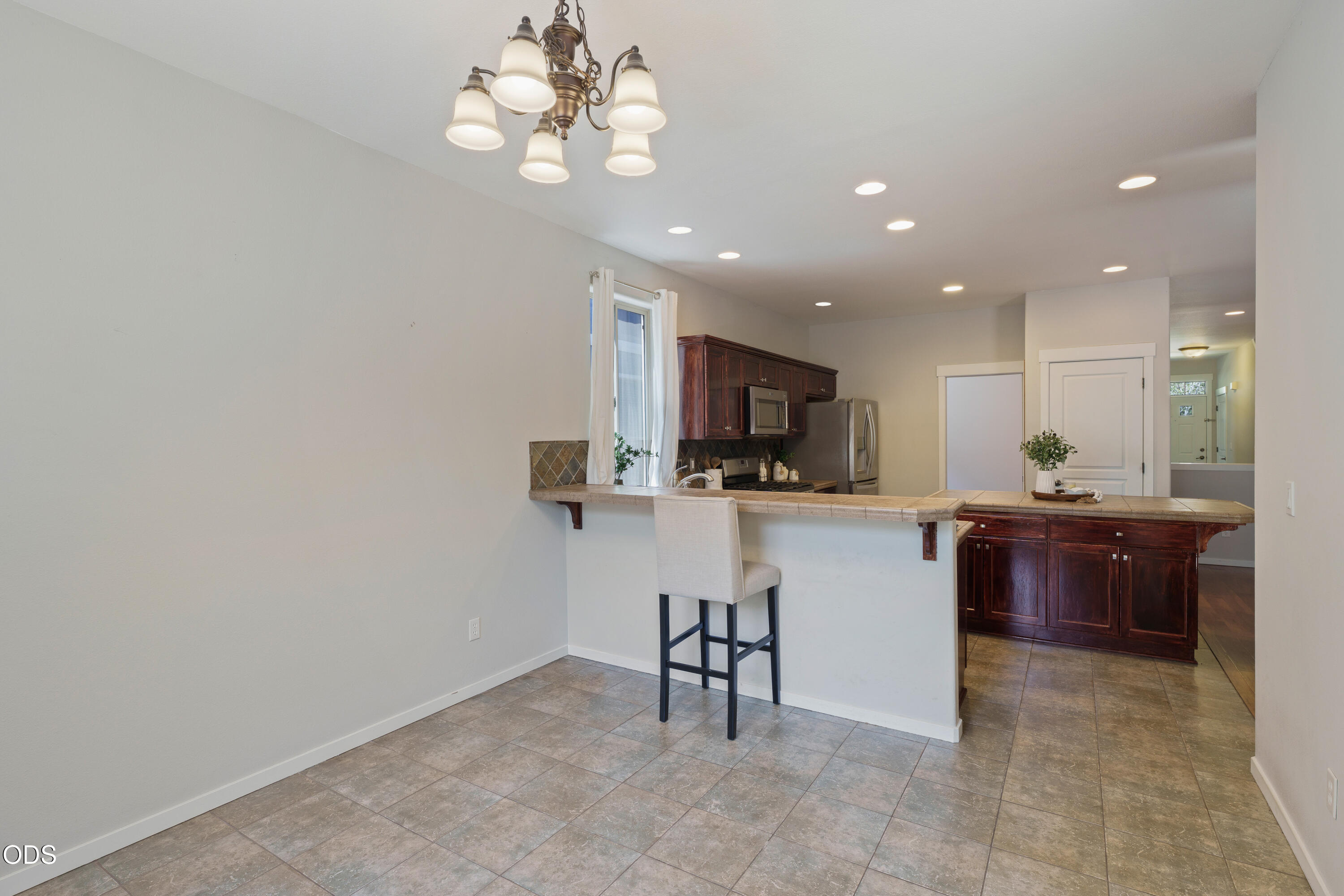 21177 Ritz Place Bend, OR 97702 - Photo 11 of 34