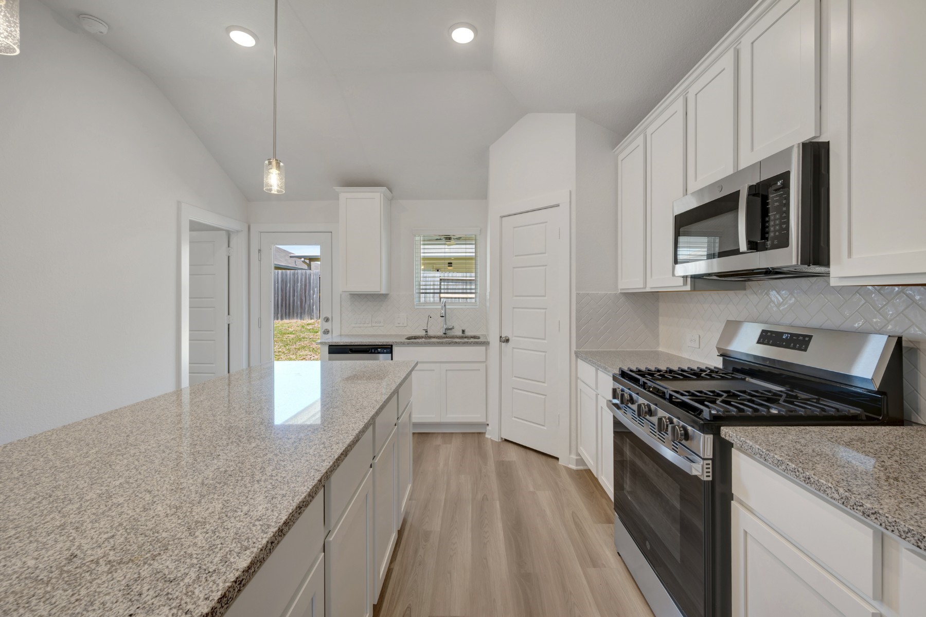 555 Flower Reed Court Magnolia, TX 77354 - Photo 19 of 34