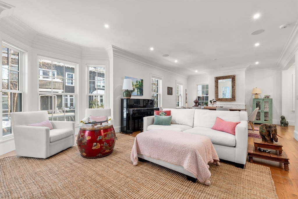 11 Hilliard Street, Unit 1 Cambridge, MA 02138 - Photo 3 of 17