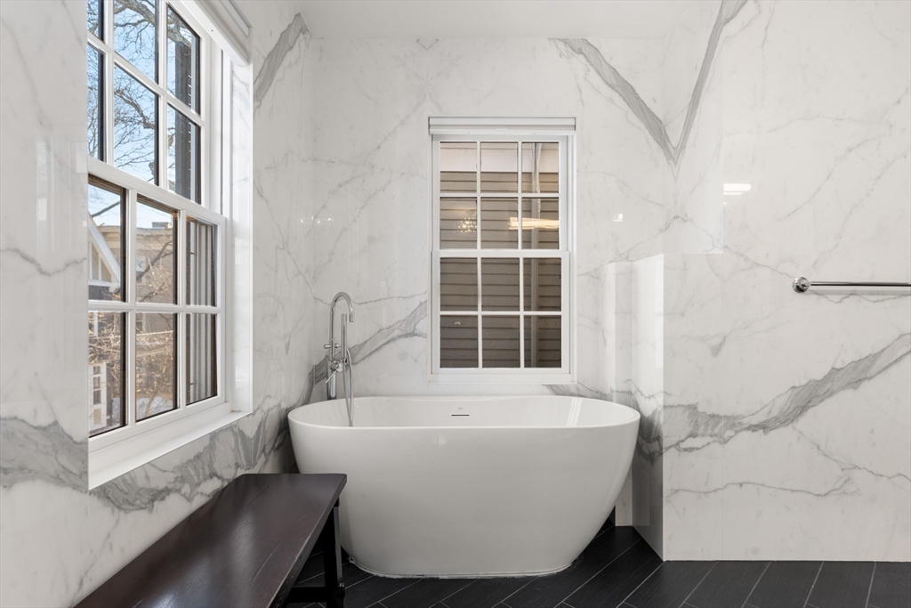 11 Hilliard Street, Unit 1 Cambridge, MA 02138 - Photo 8 of 17