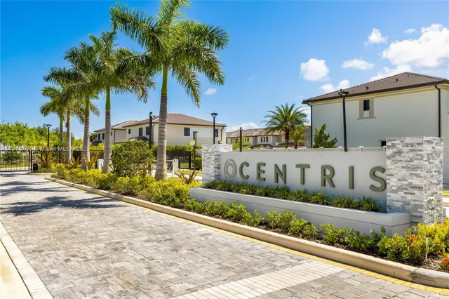 a street sign on the side of a building