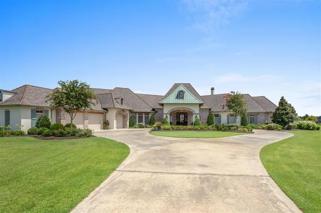 $1,848,500 | 6129 East Myrtle Bay Drive, Lake Charles, LA 70605
