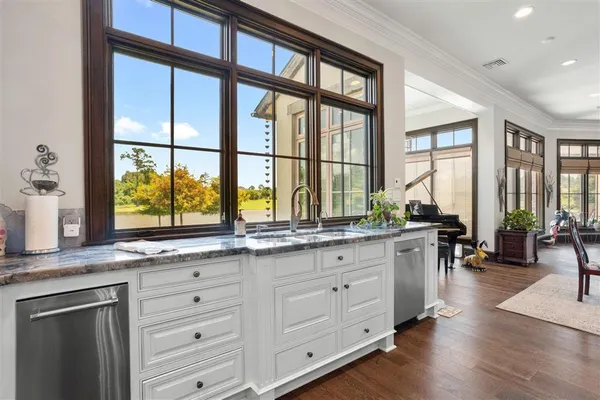 $1,848,500 | 6129 East Myrtle Bay Drive, Lake Charles, LA 70605