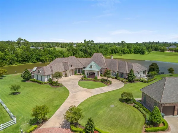 $1,848,500 | 6129 East Myrtle Bay Drive, Lake Charles, LA 70605