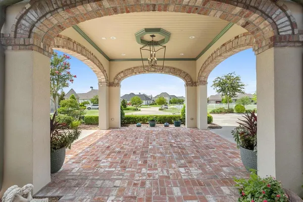 $1,848,500 | 6129 East Myrtle Bay Drive, Lake Charles, LA 70605