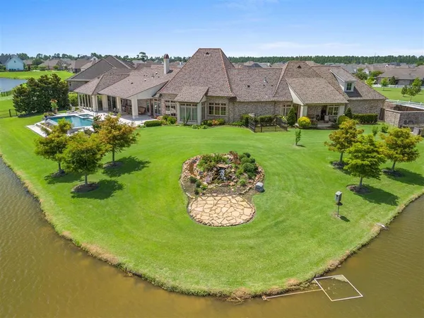 $1,848,500 | 6129 East Myrtle Bay Drive, Lake Charles, LA 70605