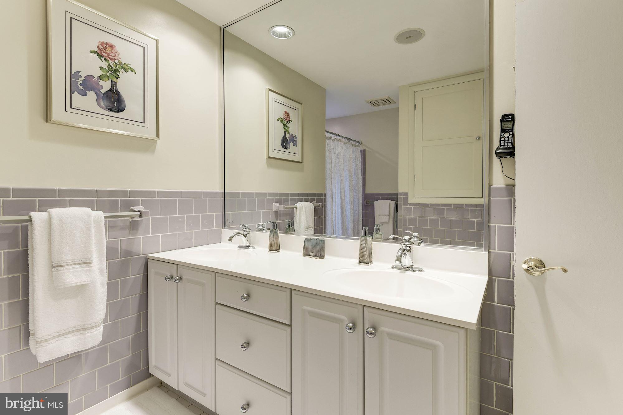 7008 Coventry Road Alexandria, VA 22306 - Photo 23 of 30 Shared Bathroom