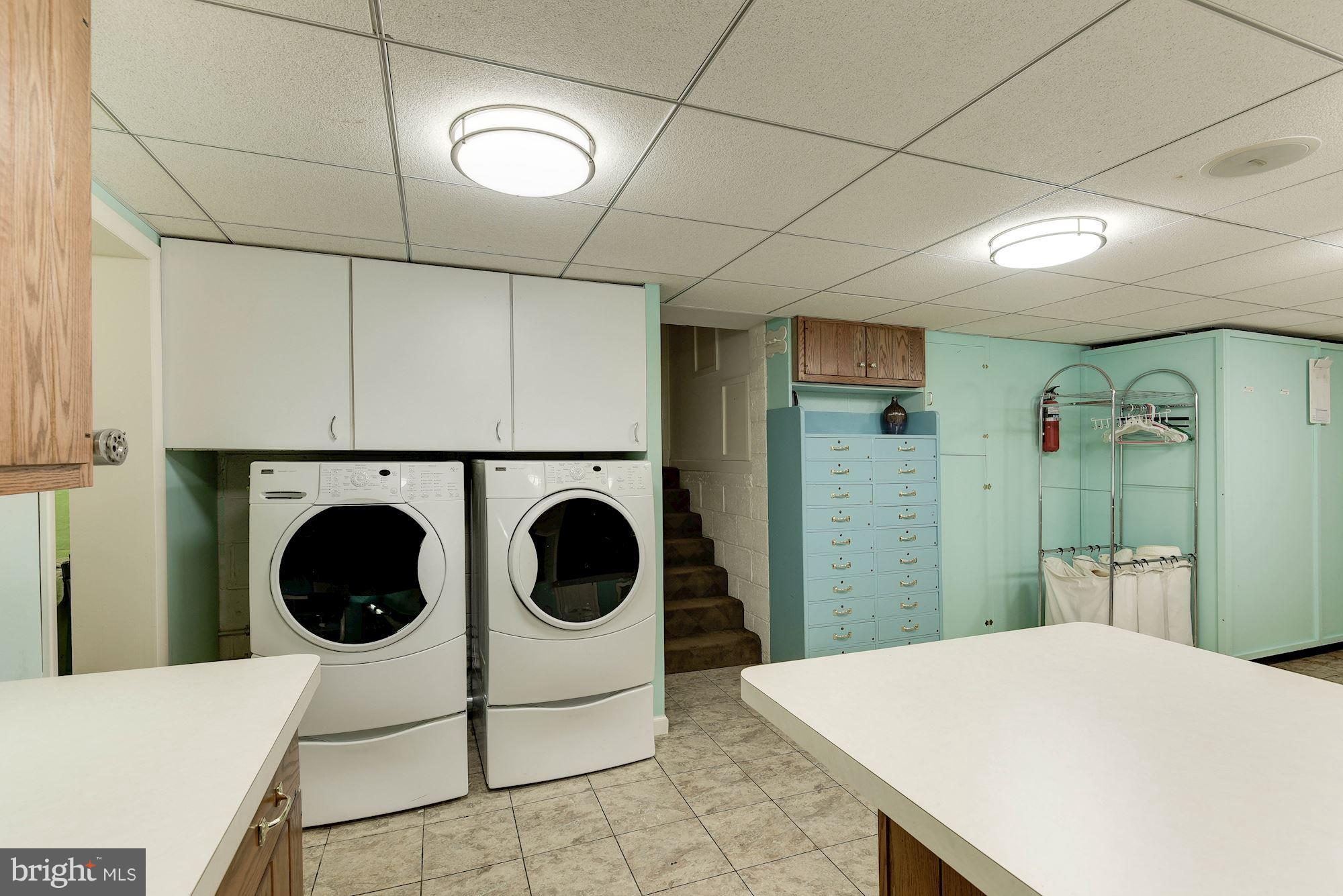 7008 Coventry Road Alexandria, VA 22306 - Photo 29 of 30 Laundry room and mud room off garage