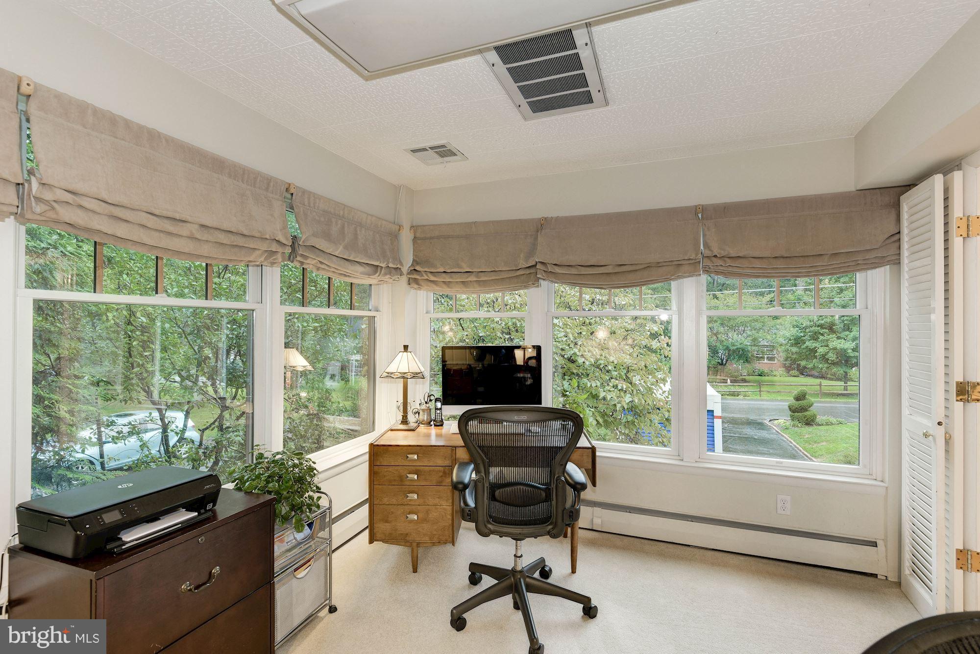 7008 Coventry Road Alexandria, VA 22306 - Photo 9 of 30 Office space off kitchen area