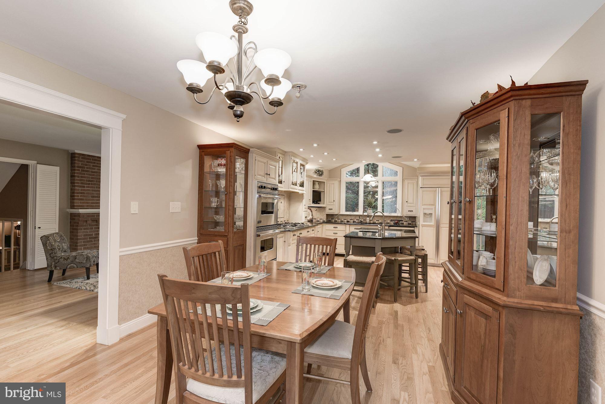 7008 Coventry Road Alexandria, VA 22306 - Photo 10 of 30 Ample dining room off kitchen area