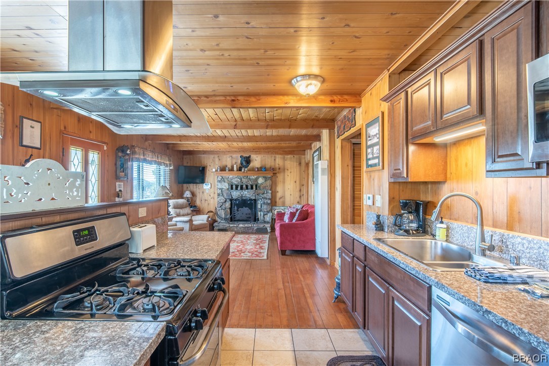 1297 Ridge Road Fawnskin, CA 92333 - Photo 21 of 36 Gallery Image 21