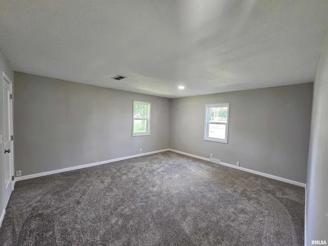 $249,000 | 16530 East Fairfield Road, Mount Vernon, IL 62864