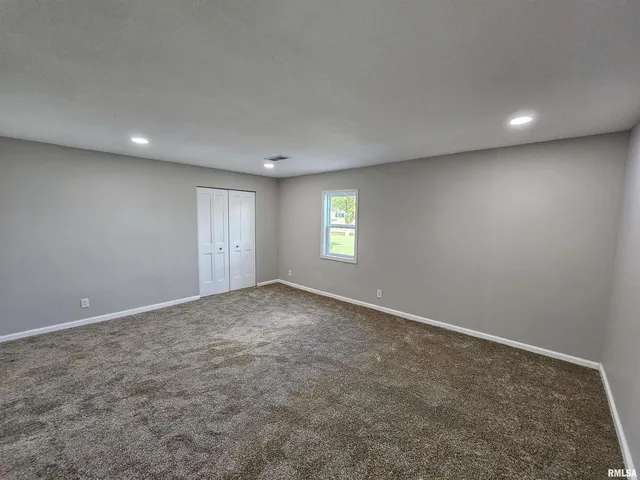 $249,000 | 16530 East Fairfield Road, Mount Vernon, IL 62864