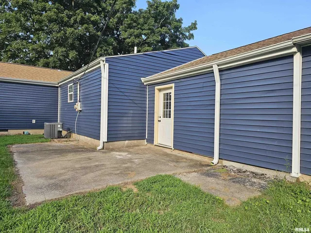 $249,000 | 16530 East Fairfield Road, Mount Vernon, IL 62864