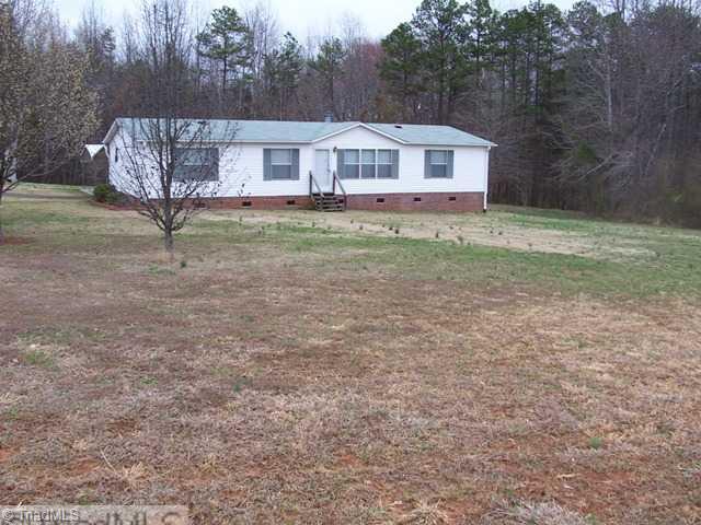 8996 Center Grove Church Road Clemmons, NC 27012 - Photo 1 of 10 Exterior Front.