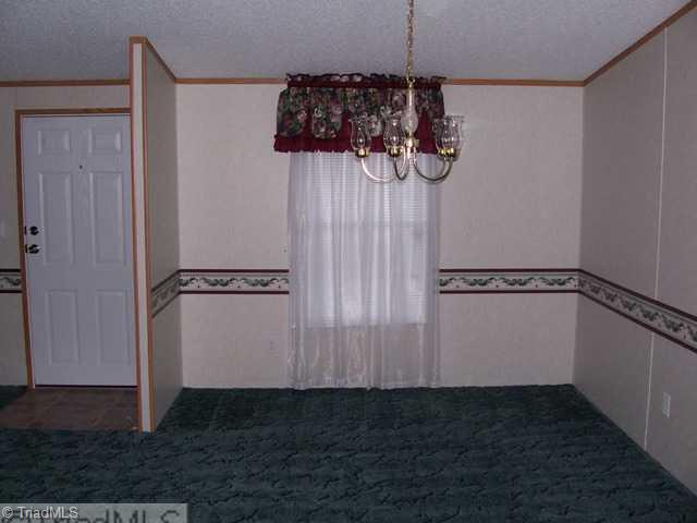 8996 Center Grove Church Road Clemmons, NC 27012 - Photo 4 of 10 Dining Room.