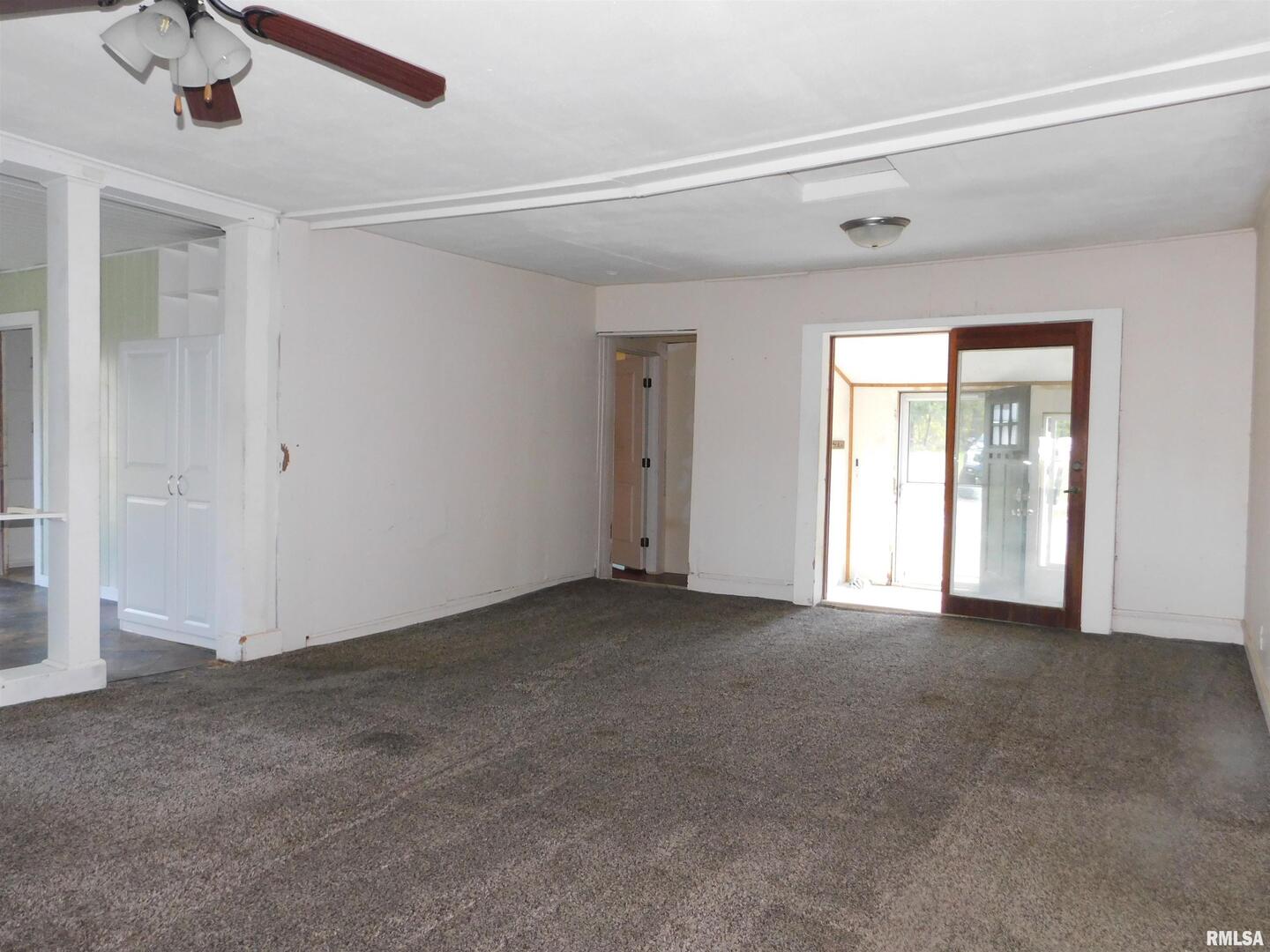 2517 Highway 17 Viola, IL 61486 - Photo 19 of 25 a view of an empty room with a window