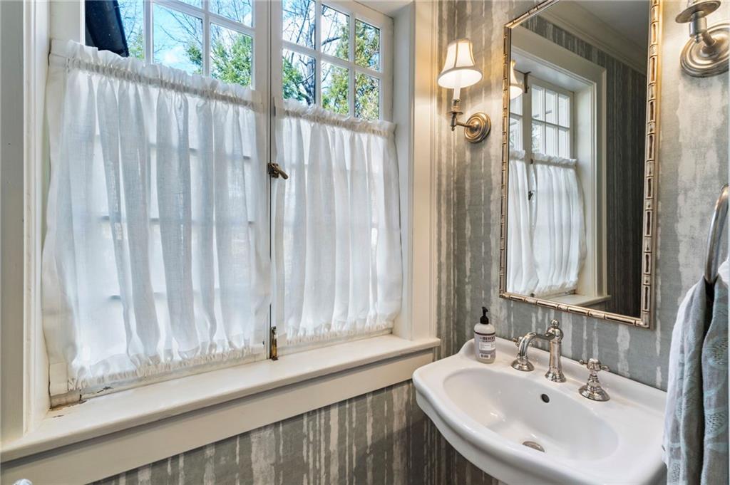 110 Brighton Road Northeast Atlanta, GA 30309 - Photo 18 of 48