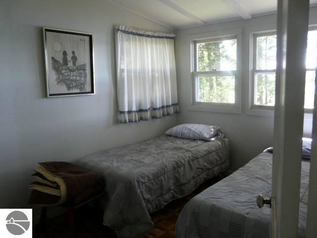 9199 North Long Lake Road Traverse City, MI 49685 - Photo 7 of 15 1719620-6.JPG