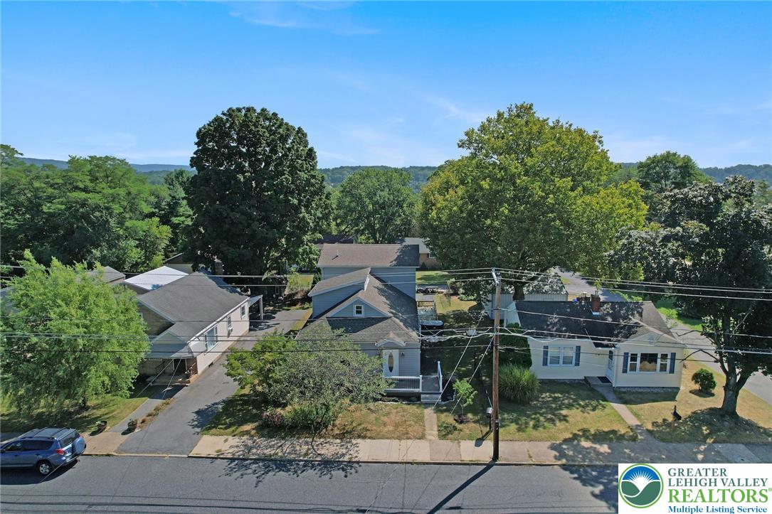 422 Center Street Slatington, PA 18080 - Photo 5 of 59