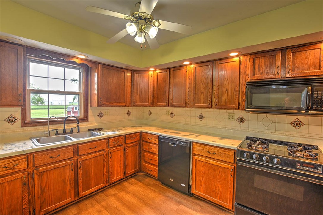 5940 Hibbard Road Macon, IL 62544 - Photo 15 of 35