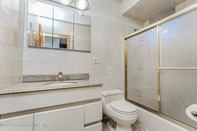 $599,888 | 261 Grimsby Street | Midland Beach