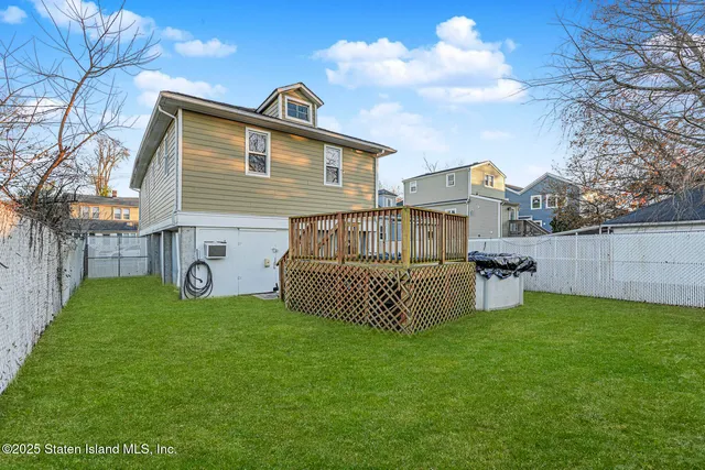 $599,888 | 261 Grimsby Street | Midland Beach