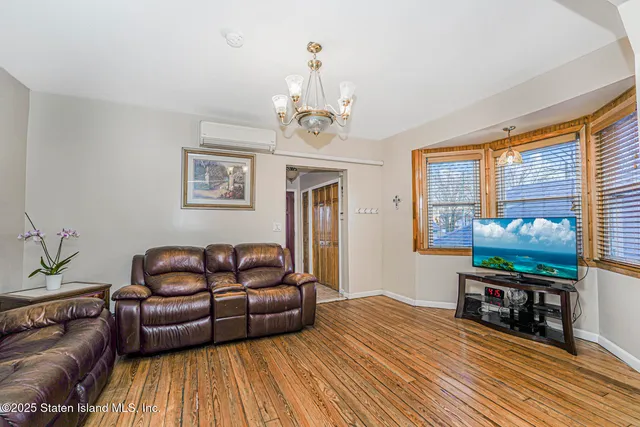 $599,888 | 261 Grimsby Street | Midland Beach