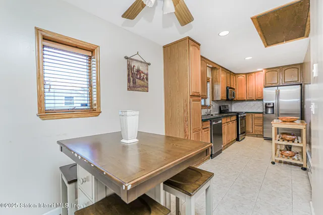 $599,888 | 261 Grimsby Street | Midland Beach