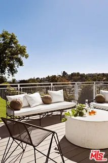 $1,549,000 | 2112 Duane Street, Los Angeles, CA 90039